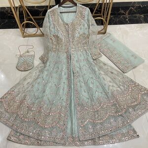 Exquisite Long Sleeve Embroidered Dress in Mint